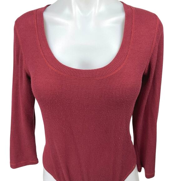 Free People Hi Hon Wine Red Rib Knit Long Sleeve Scoop Neck Thong Bodysuit Top M - Picture 3 of 5